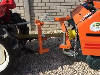 Universal towing device for round baler Komondor RKB-1070 (3)