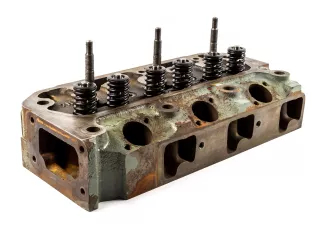 Yanmar 3T82B cylinder head, used (1)