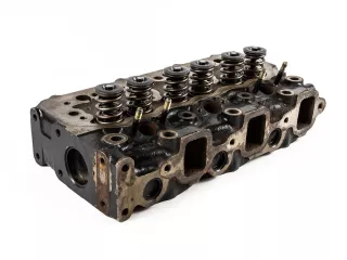 Yanmar 3TNC78 cylinder head, used (1)