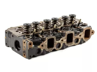 Yanmar 3TNC78 cylinder head, used (No.2) (1)