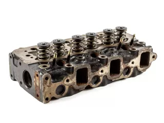 Yanmar 3TNC78 cylinder head, used (No.3) (1)