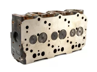 Yanmar 3TNS82 cylinder head, used (2)