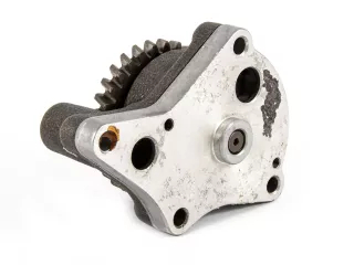 Yanmar 3TNS82 oil pump, used (2)