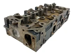 Yanmar 3TNV76 cylinder head, used (1)