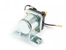 Force 915 indító relé