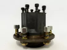 Force 915 kerékagy, 8 csavaros, minden csavarral és anyával