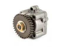Kubota D750 oil pump, used