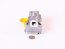 levegő csatlakozó (traktor felől) d16 sárga