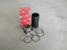 MTZ hüvely turbós 3 gyűrűs, gyűrűvel, D=38 mm prémium (Horse Power) 1221-es, 38 mm csapszeg (6 hengeres)