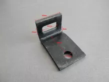 rugós kapa felfogató bilincs 40x40x8 mm