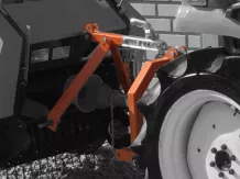 Universal towing device for round baler Komondor RKB-1070